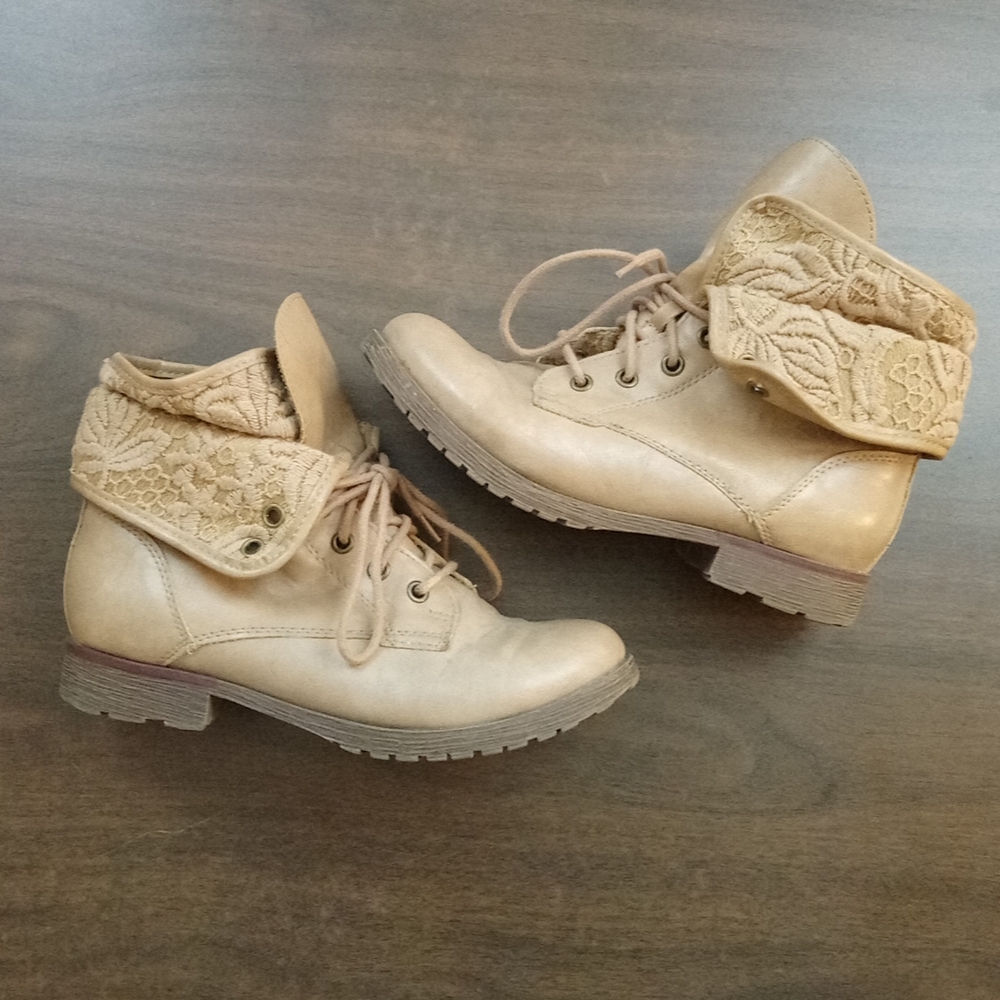 Rock & Candy Zigi Spray Paint Floral Lace Cuff Tan Combat Booties